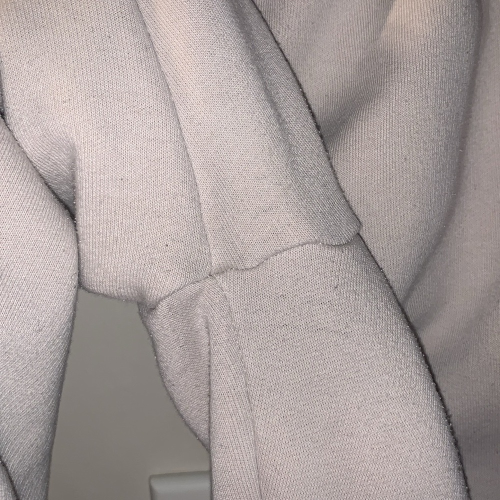 Aritzia Babaton TNA XS and XXS outfit - neutral bone white crop top and sweats - Picture 5 of 10
